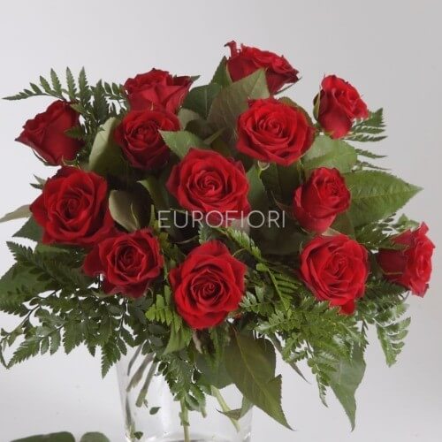 Bouquet 12 rose rosse gambo corto Bouquet 12 rose rosse gambo corto